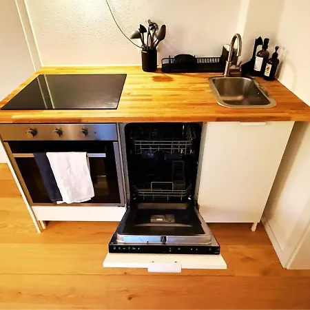 Charmantes - Fuer 2-4 Personen - Modern, Ruhig, Parkplatz Appartamento