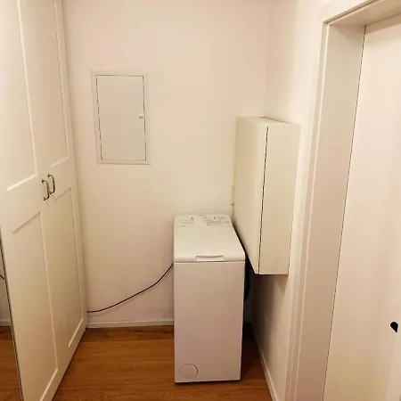 Charmantes - Fuer 2-4 Personen - Modern, Ruhig, Parkplatz Apartment