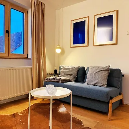 Appartamento Charmantes - Fuer 2-4 Personen - Modern, Ruhig, Parkplatz