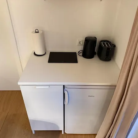 Charmantes - Fuer 2-4 Personen - Modern, Ruhig, Parkplatz Apartment