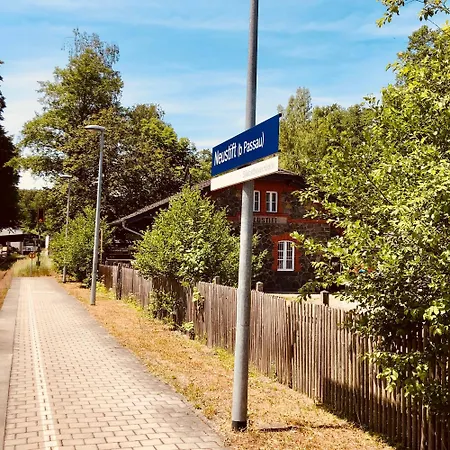 Charmantes - Fuer 2-4 Personen - Modern, Ruhig, Parkplatz Apartment *