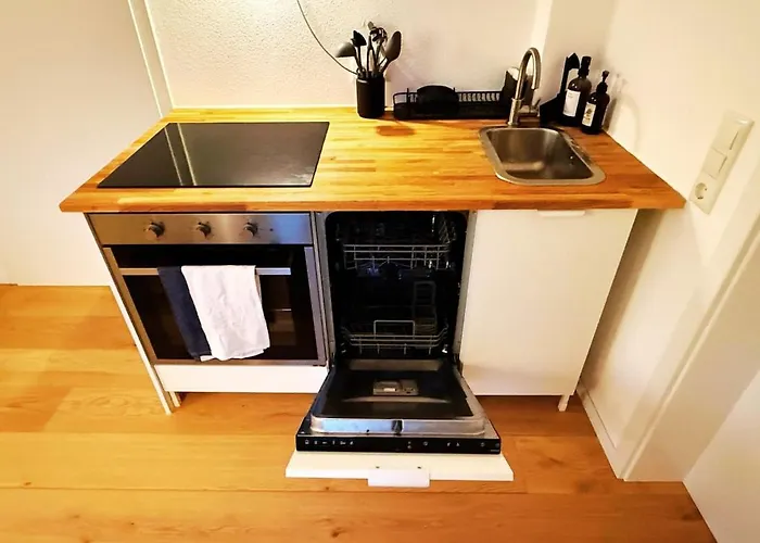 Charmantes - Fuer 2-4 Personen - Modern, Ruhig, Parkplatz Appartamento