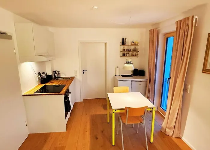 Charmantes - Fuer 2-4 Personen - Modern, Ruhig, Parkplatz *