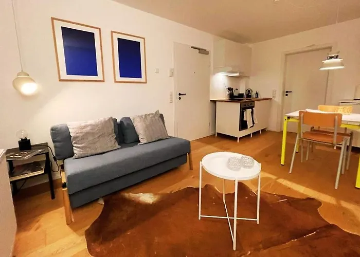 Appartamento Charmantes - Fuer 2-4 Personen - Modern, Ruhig, Parkplatz *
